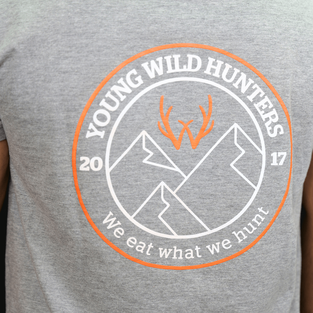Camiseta Mountain Grey YWH - Young Wild Hunters